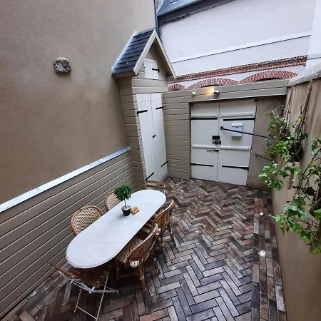 Maison Centre Historique - Bain A Remous, Sauna, Cour Exterieure Privative - Peut Se Faire A Pied A 3min Du Vieux Port, 10min De La Plage, 3min D'un Parking Gratuit, Restaurants, Boutiques, Muses, Etc *