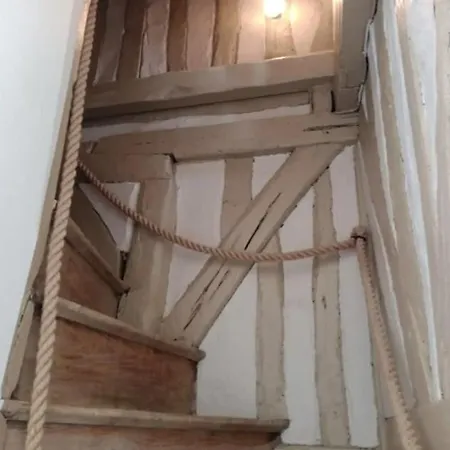 Prázdninový dům Maison Centre Historique - Bain A Remous, Sauna, Cour Exterieure Privative - Peut Se Faire A Pied A 3min Du Vieux Port, 10min De La Plage, 3min D'un Parking Gratuit, Restaurants, Boutiques, Muses, Etc Honfleur