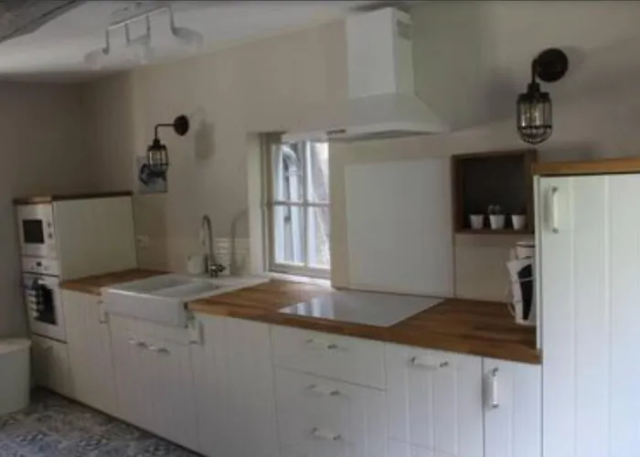 Maison Centre Ville: Historic Retreat With Private & Prime Location * Honfleur