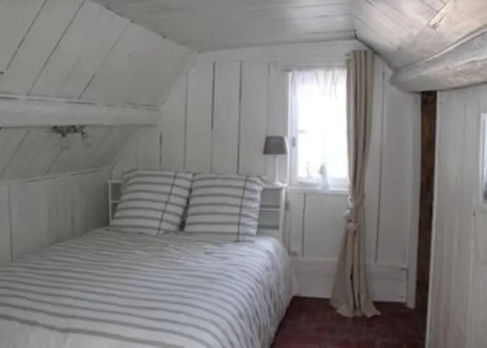 Maison Centre Ville: Historic Retreat With Private & Prime Location Holiday home Honfleur