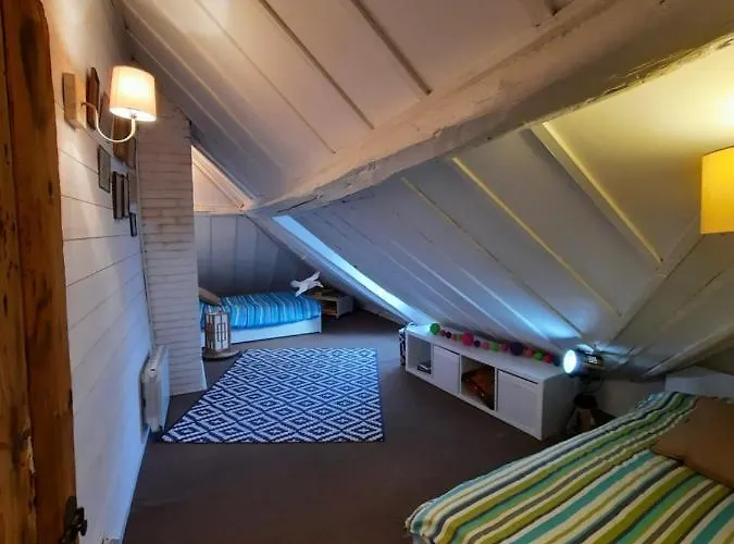 Maison Centre Ville: Historic Retreat With Private & Prime Location * Honfleur