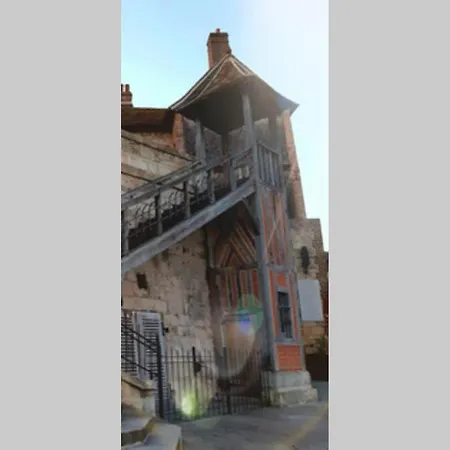 Maison Centre Historique - Bain à Remous, Sauna, Cour Extérieure Privative - Peut Se Faire à Pied à 3min Du Vieux Port, 10min De La Plage, 3min D'un Parking Gratuit, Restaurants, Boutiques, Musés, Etc Casa de Férias *