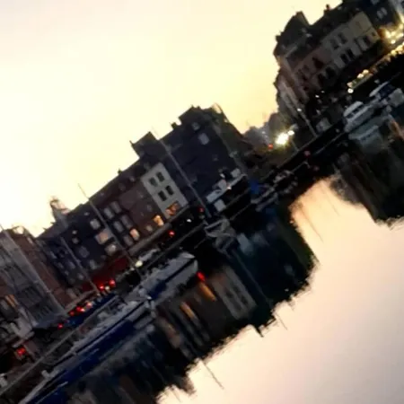 Casa de Férias Maison Centre Historique - Bain à Remous, Sauna, Cour Extérieure Privative - Peut Se Faire à Pied à 3min Du Vieux Port, 10min De La Plage, 3min D'un Parking Gratuit, Restaurants, Boutiques, Musés, Etc