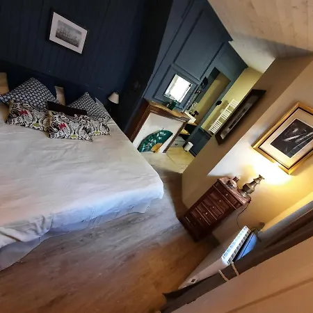 Maison Centre Historique - Bain à Remous, Sauna, Cour Extérieure Privative - Peut Se Faire à Pied à 3min Du Vieux Port, 10min De La Plage, 3min D'un Parking Gratuit, Restaurants, Boutiques, Musés, Etc Casa de Férias *