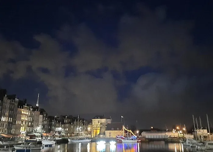 Maison Centre Historique - Bain A Remous, Sauna, Cour Exterieure Privative - Peut Se Faire A Pied A 3min Du Vieux Port, 10min De La Plage, 3min D'un Parking Gratuit, Restaurants, Boutiques, Muses, Etc